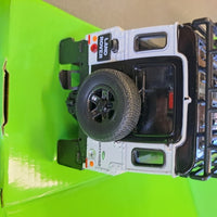 LAND ROVER DEFENDER WITH ROOF RACK SNORKEL  CREAM  1/24, DIECAST CAR, COLLECTABLE CAR.