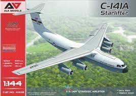 C-141A Strategic military airlifter ( 2 camo schemes) 1:144, PLASTIC MODEL KIT.