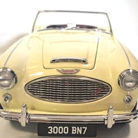 AUSTIN HEALEY 3000 BN7 E.WHITE  1/18, DIECAST COLLECTABLES