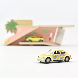 Volkswagen Beetle 1303 1973 Peace and Love SCALE 1:54