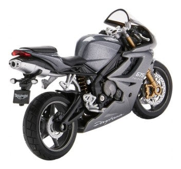 TRIUMPH DAYTONA 675 SILVER  1/18, DIECAST MOTORBIKE, COLLECTABLE MOTORCYCLE.
