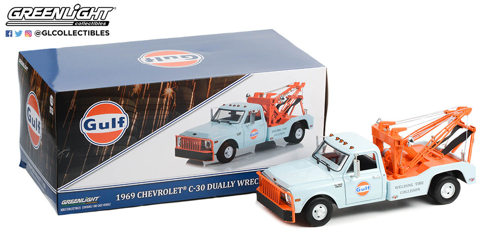 CHEVROLET C-30 DUALLY WRECKER - GULF OIL 'WELDING TIRE 1/18