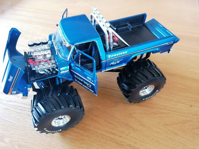 BIGFOOT FORD F-250 KINGS OF CRUNCH #1 MONSTER TRUCK 1/18 DIECAST NEW IN BOX, DIECAST COLLECTABLES