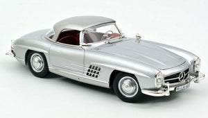 MERCEDES-BENZ 300 SL ROAADSTER SILVER 1957 1/18, DIECAST CAR, COLLECTABLE CAR.