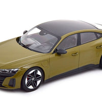 AUDI RS E-TRON GT OLIVE METALLIC 2021 1/18, DIECAST CAR, COLLECTABLE CAR.