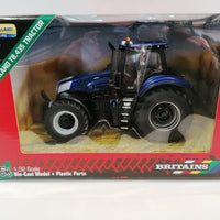 NEW HOLLAND T8.435 TRACTOR BLUE 1:32 DIECAST TRACTOR