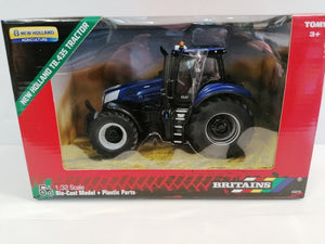 NEW HOLLAND T8.435 TRACTOR BLUE 1:32 DIECAST TRACTOR