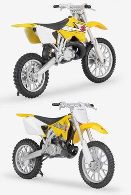 SUZUKI RM250 1/18 DIECAST, DIECAST MOTORBIKE, COLLECTABLE MOTORCYCLE.