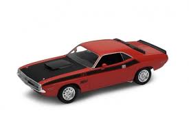 1/24 DODGE CHALLENGER T/A ORANGE/BLACK 1970 - morethandiecast.co.za