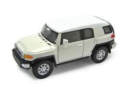 TOYOTA FJ CRUISER CREAM PULLBACK 16 - morethandiecast.co.za