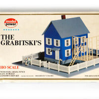 HO SCALE THE GRABITSKI'S HOUSE, PLASTIC SCALE MODEL,MODEL TRAIN ACCESSORIE